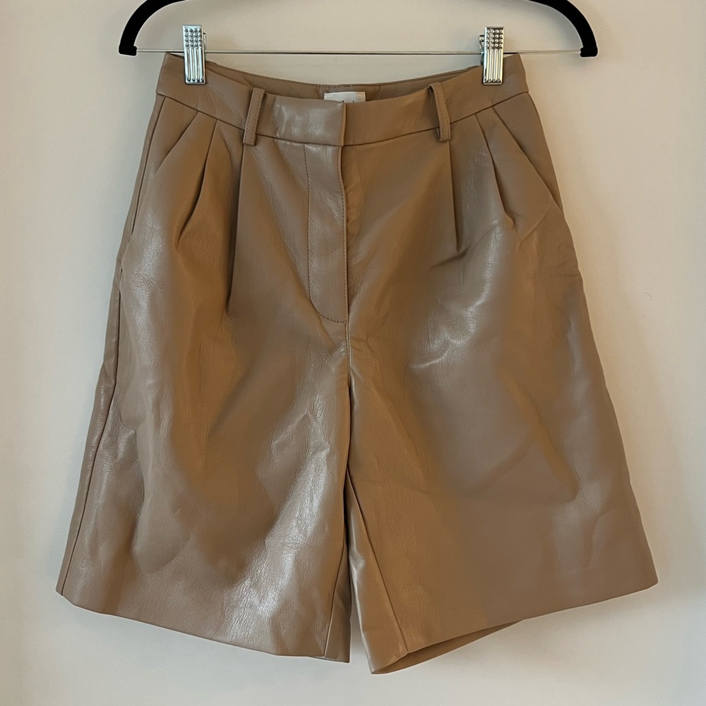 Wilfred Vegan Leather Limerick Shorts 9”